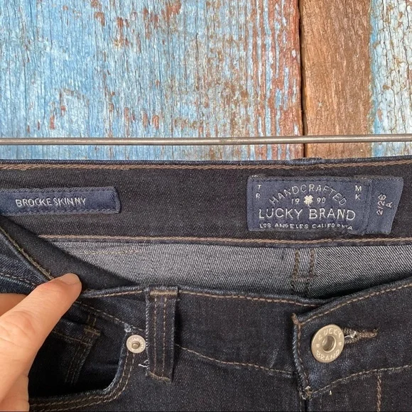 Lucky Brand Brooke Skinny Dark Wash Jean - Picture 2 of 6